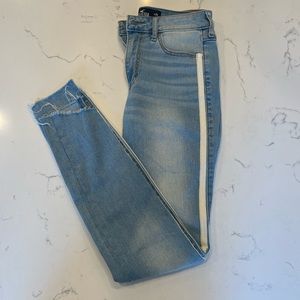 Hollister High-Rise Crop Skinny Jeans